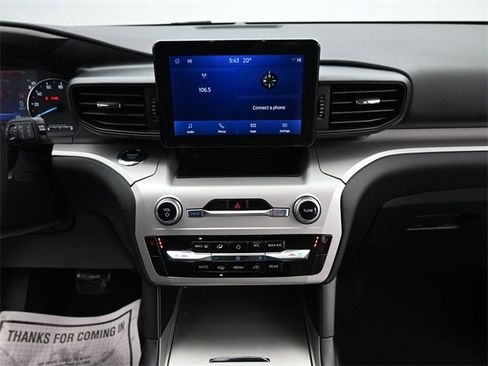 Used 2024 Ford Explorer XLT image 17