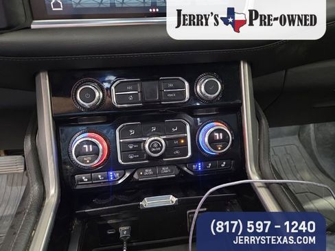 Used 2022 GMC Yukon Denali w/ Advanced Technology Package image 11