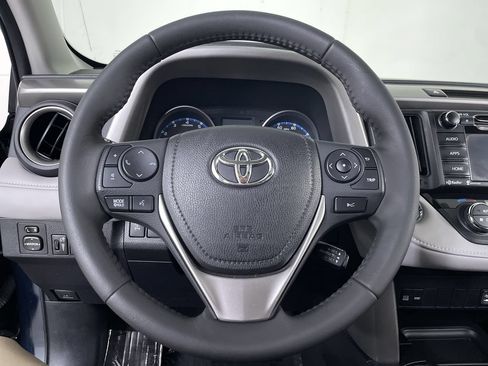 Used 2017 Toyota RAV4 XLE AWD/4WD image 13