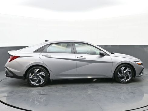 Certified 2025 Hyundai Elantra Sport image 3