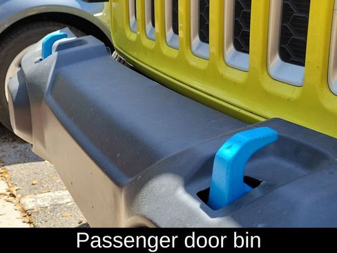 Used 2022 Jeep Wrangler Unlimited Sahara image 4