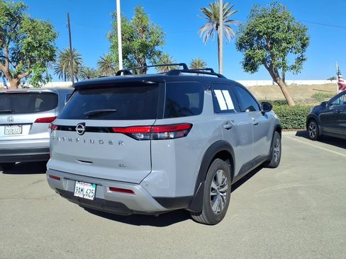 Used 2022 Nissan Pathfinder SL FWD image 7
