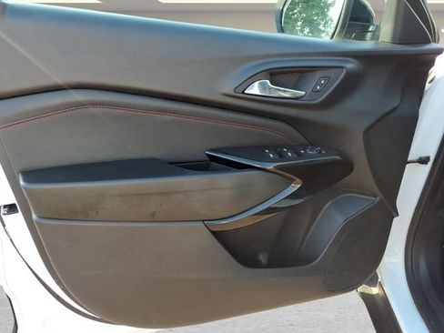 Used 2024 Chevrolet Trax RS w/ Sunroof Package FWD image 16