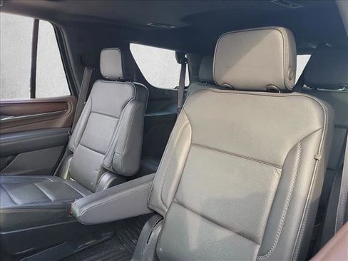 Used 2021 GMC Yukon Denali w/ Denali Premium Package image 14