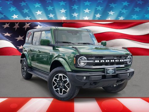 Certified 2025 Ford Bronco Outer Banks AWD/4WD image 1