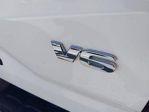 Used 2023 Toyota Tacoma SR5 image 9