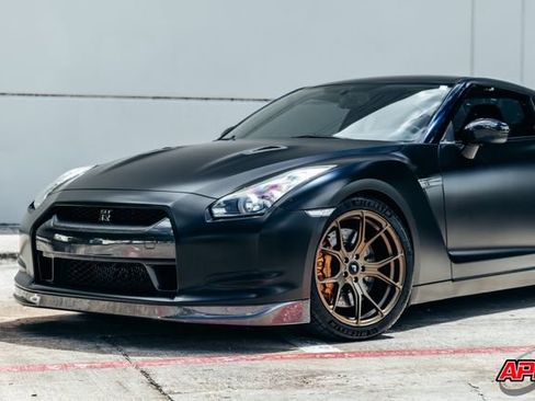 Used 2010 Nissan GT-R Premium AWD/4WD image 38