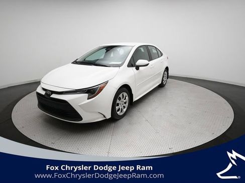 Used 2023 Toyota Corolla LE image 1