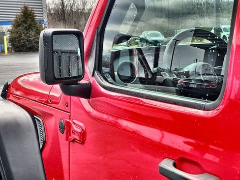 Used 2024 Jeep Wrangler Unlimited Sport AWD/4WD image 11