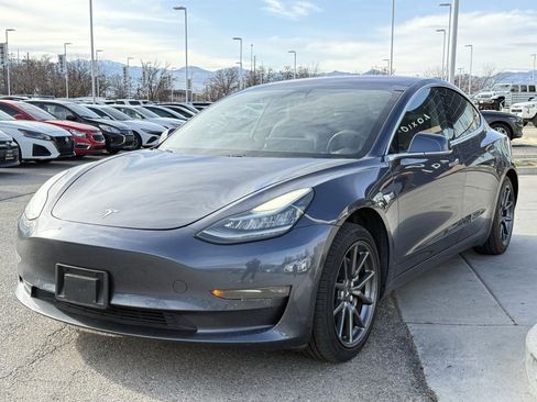 Used 2018 Tesla Model 3 Long Range image 3
