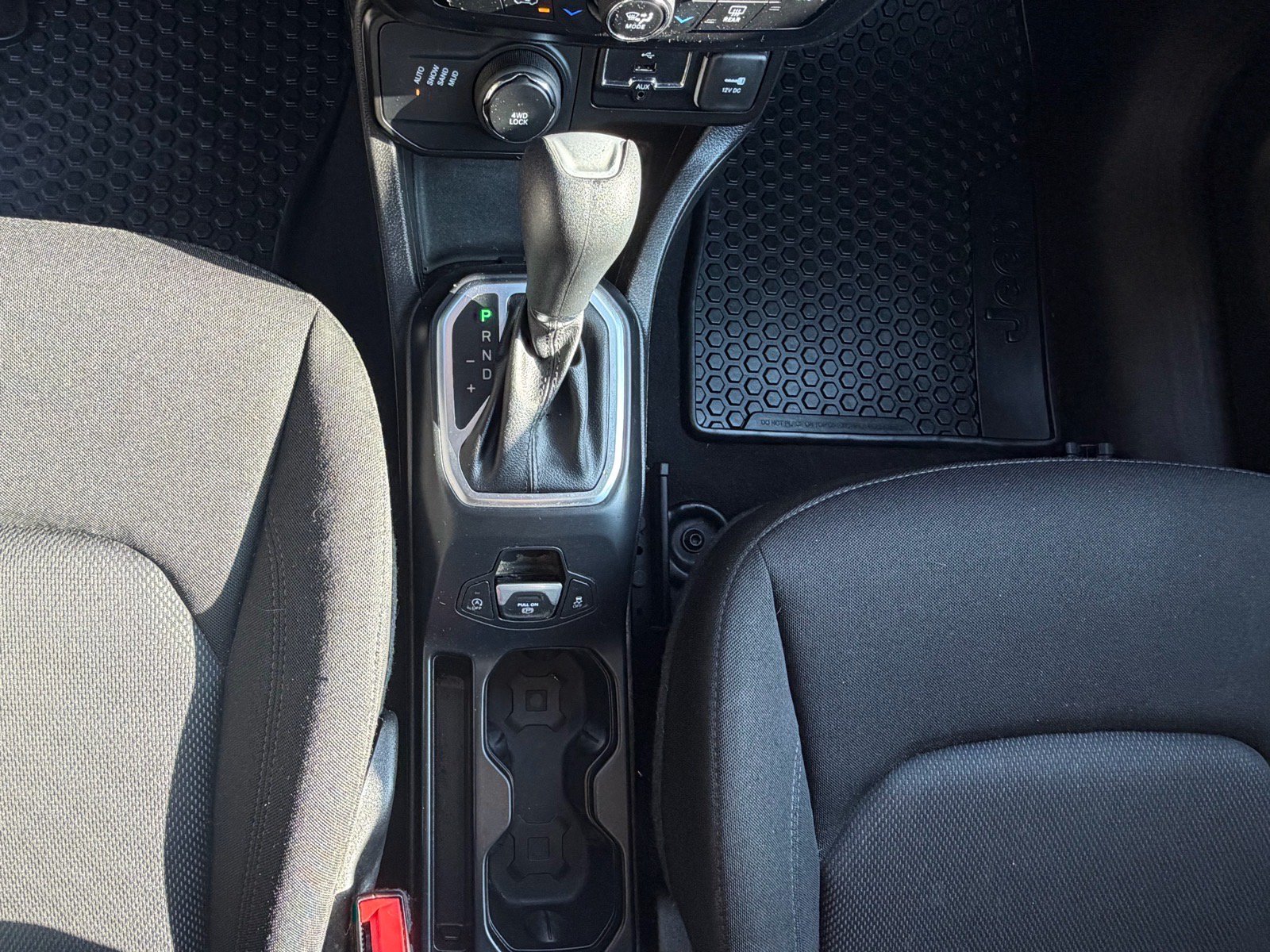 Used 2023 Jeep Renegade Latitude AWD/4WD image 33