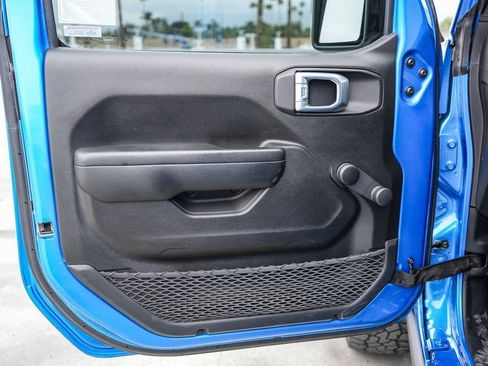 Used 2022 Jeep Gladiator Sport AWD/4WD image 24