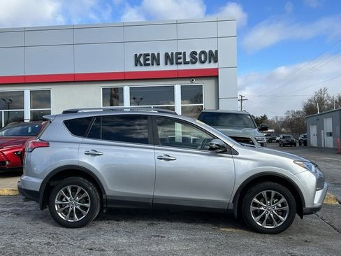 Used 2018 Toyota RAV4 Limited image 12