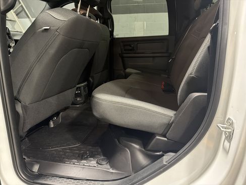 Used 2024 RAM 2500 Tradesman w/ Chrome Appearance Group image 16