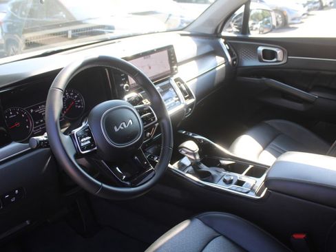 Certified 2022 Kia Sorento SX AWD/4WD image 23