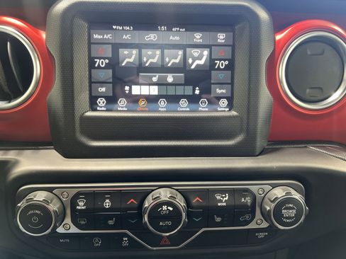 Used 2021 Jeep Wrangler Unlimited Rubicon w/ Cold Weather Group image 18