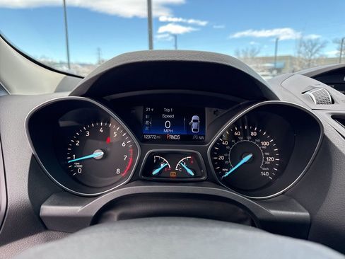 Used 2017 Ford Escape SE image 15