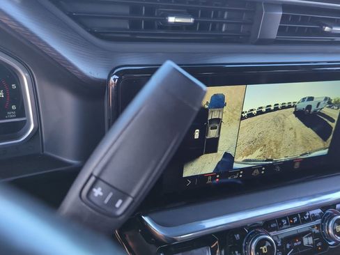 Used 2024 GMC Sierra 3500 Denali Ultimate image 16