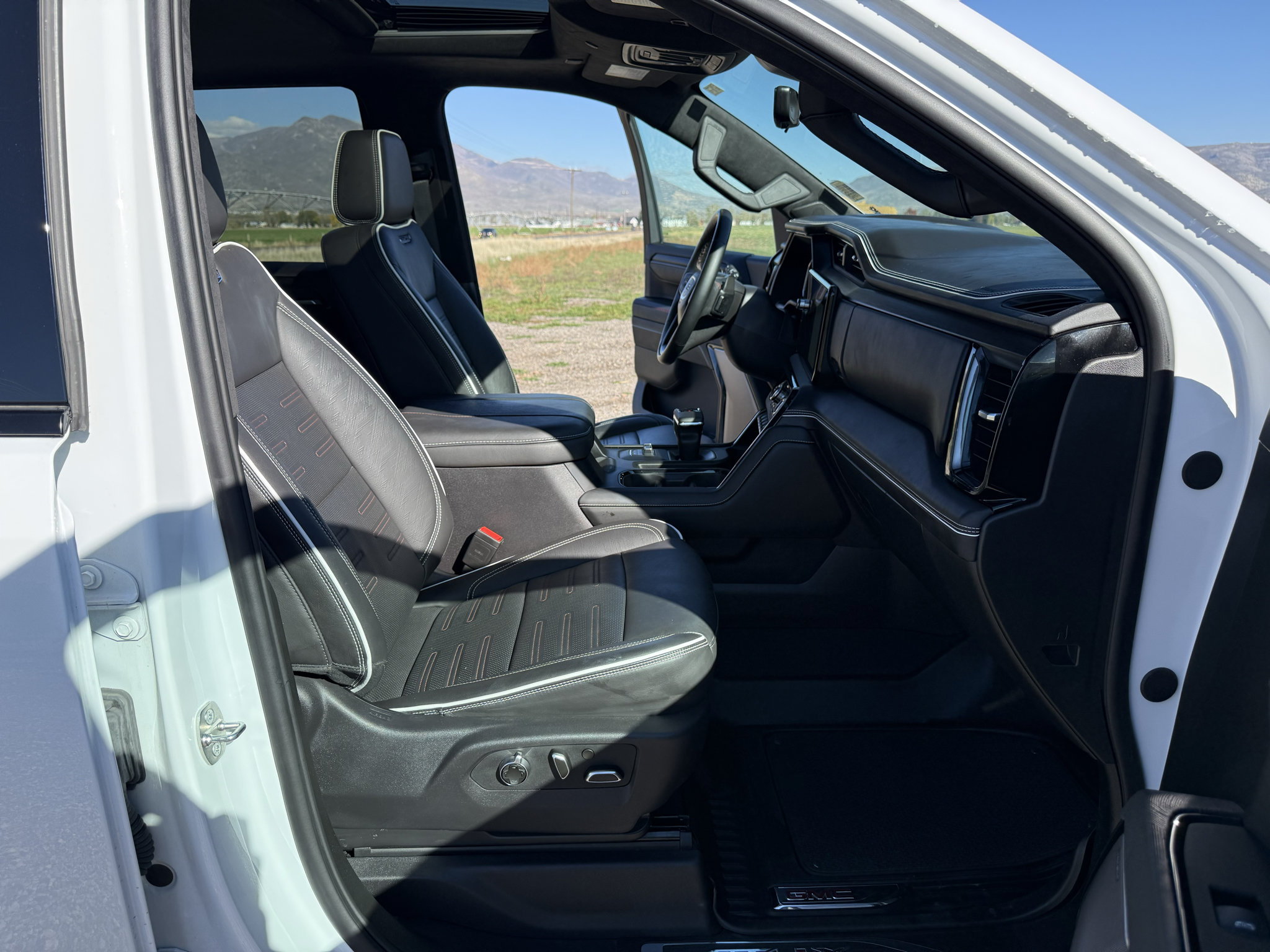Used 2024 GMC Sierra 1500 AT4X AWD/4WD image 38