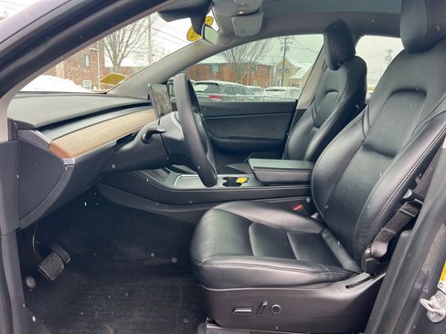 Used 2021 Tesla Model Y Long Range image 12