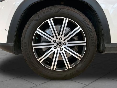Used 2025 Mercedes-Benz GLE 450e 4MATIC image 10