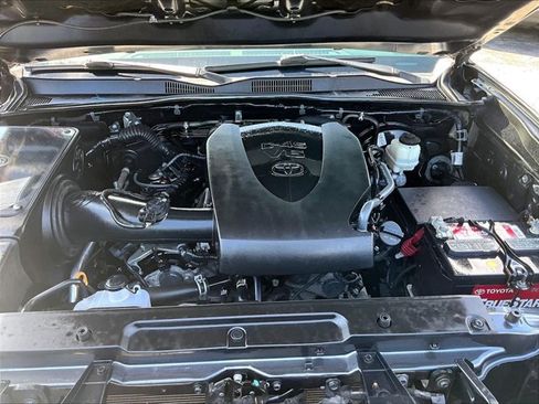 Used 2021 Toyota Tacoma SR5 RWD image 11