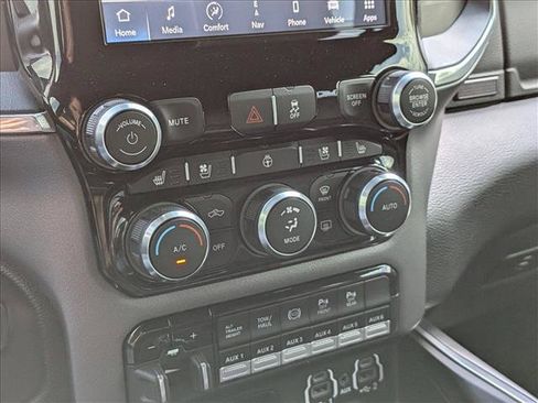 Used 2022 RAM 3500 Laramie AWD/4WD image 18