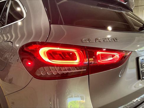 Used 2021 Mercedes-Benz GLA 250 4MATIC image 29