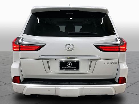 Used 2020 Lexus LX 570 4WD w/ Luxury Package image 5
