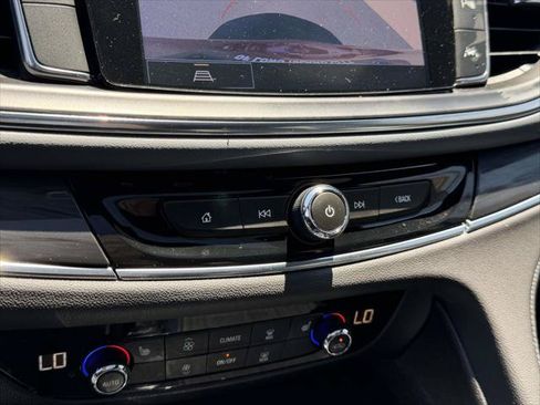 Used 2023 Buick Enclave Essence w/ Experience Buick Package AWD/4WD image 33