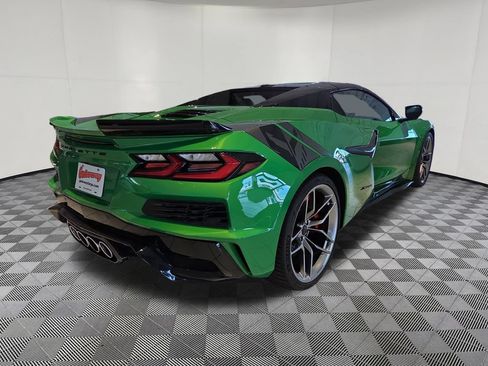 Used 2026 Chevrolet Corvette Z06 RWD image 3