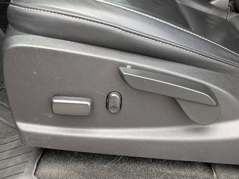 Used 2018 GMC Canyon SLT w/ Driver Alert Package image 18