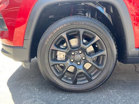 New 2026 Jeep Compass Latitude AWD/4WD image 10