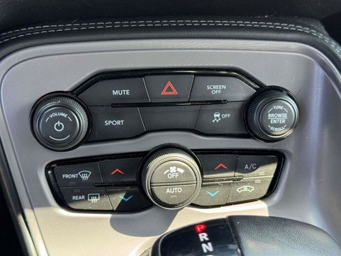 Used 2023 Dodge Challenger SXT RWD image 22