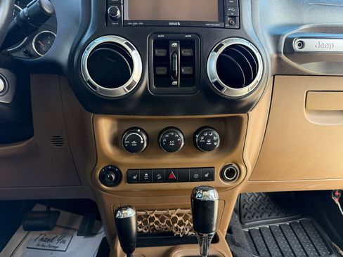 Used 2013 Jeep Wrangler Unlimited Sahara w/ Dual Top Group AWD/4WD image 31
