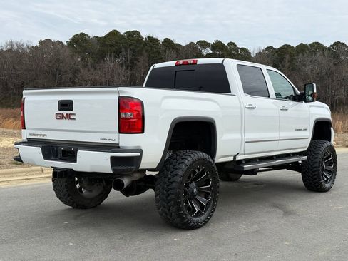Used 2016 GMC Sierra 2500 Denali w/ Duramax Plus Package image 4