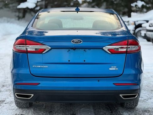 Used 2020 Ford Fusion SE image 4