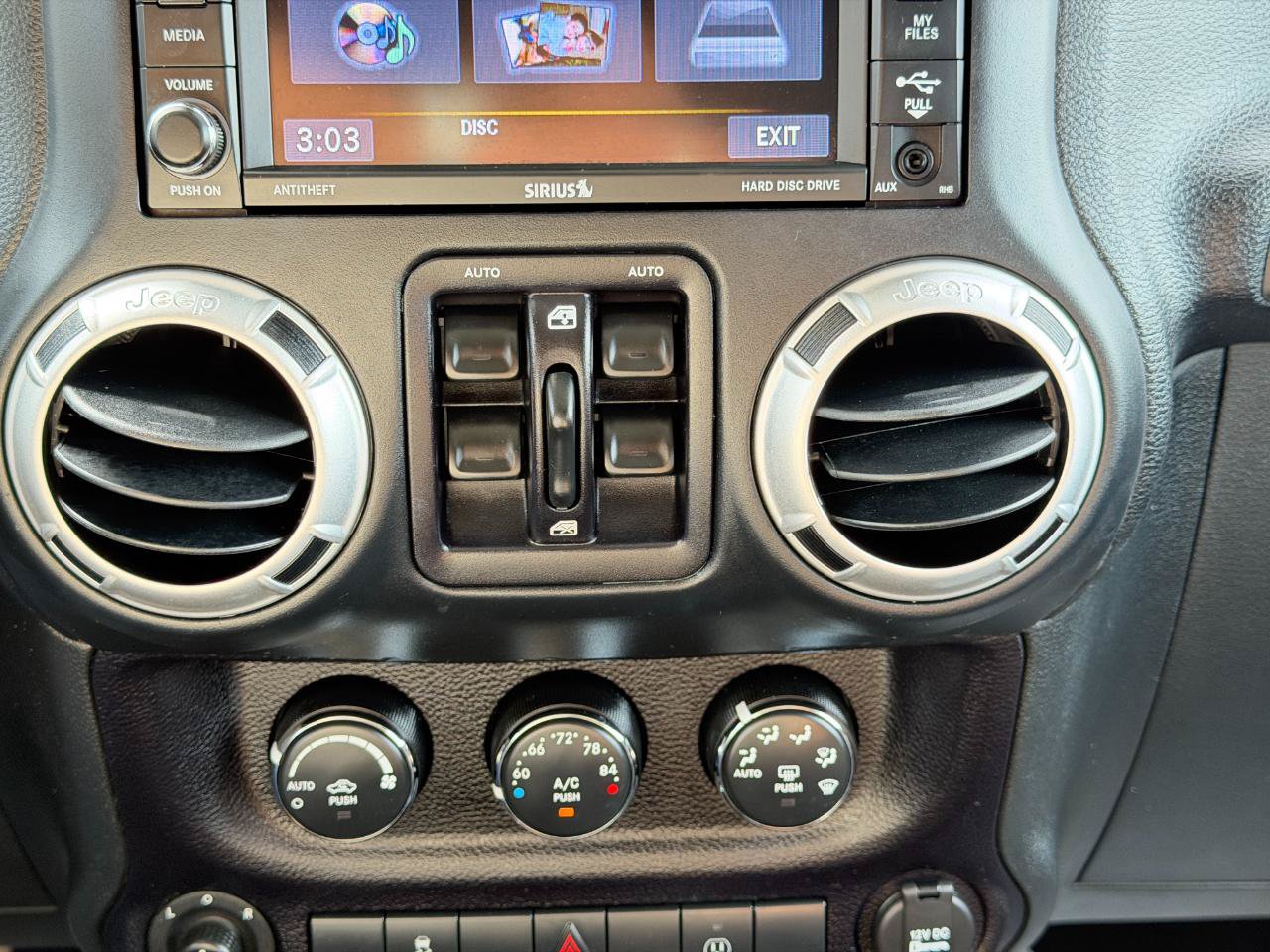 Used 2016 Jeep Wrangler Unlimited Sahara w/ Connectivity Group AWD/4WD image 63