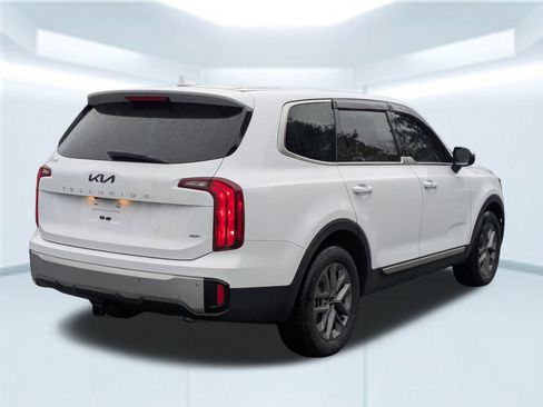 Used 2023 Kia Telluride LX image 6