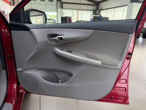 Used 2011 Toyota Corolla LE FWD image 16