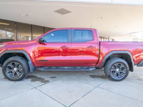 Used 2024 GMC Canyon Elevation w/ Elevation Premium Package image 4