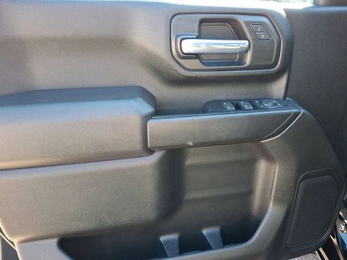 Used 2024 Chevrolet Silverado 2500 Custom w/ Custom Value Package image 10