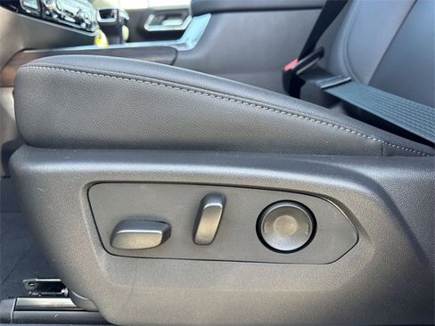 Used 2025 GMC Sierra 1500 SLT w/ SLT Premium Plus Package image 12