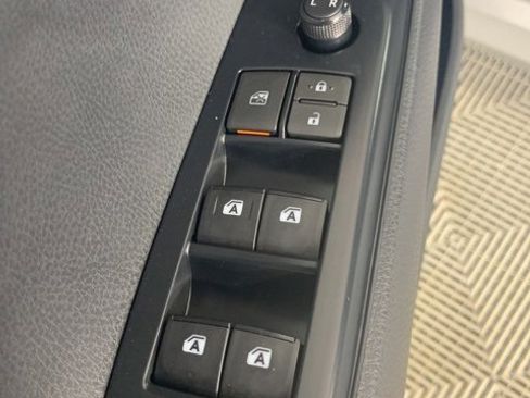 Used 2020 Toyota Camry LE image 24