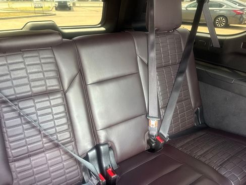 Used 2023 Cadillac Escalade ESV Premium Luxury Platinum AWD/4WD image 36