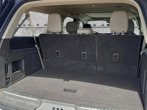 Used 2023 Lincoln Navigator L Reserve image 9