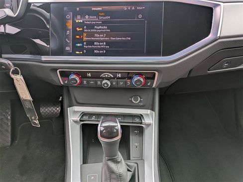 Used 2022 Audi Q3 2.0T Premium image 31