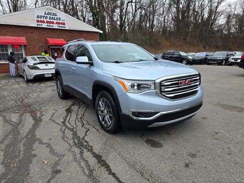 Used 2017 GMC Acadia SLT image 3