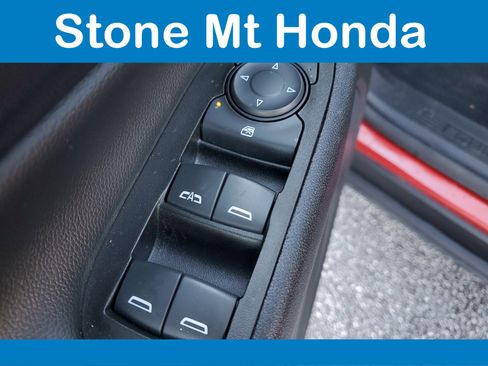 Used 2023 Chevrolet Equinox LT image 18