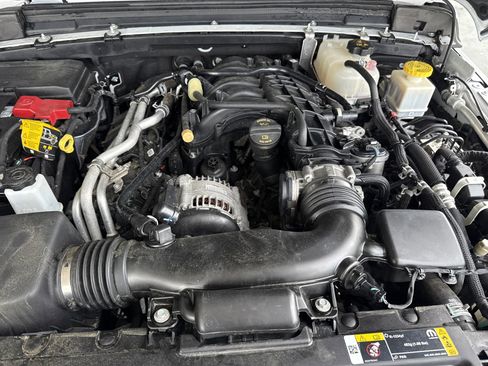 Used 2023 Jeep Gladiator Overland image 38